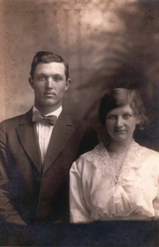 photo of Walter and Bessie (Page) Mitchell