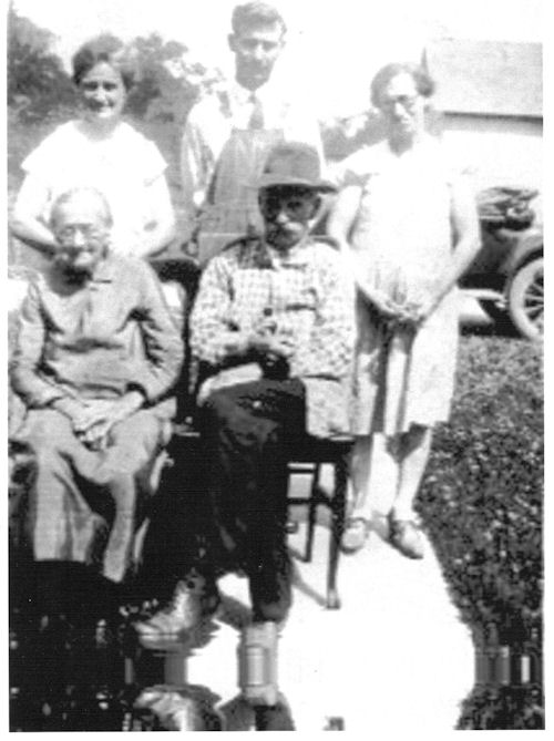 photo of William Rogers Mynatt and family